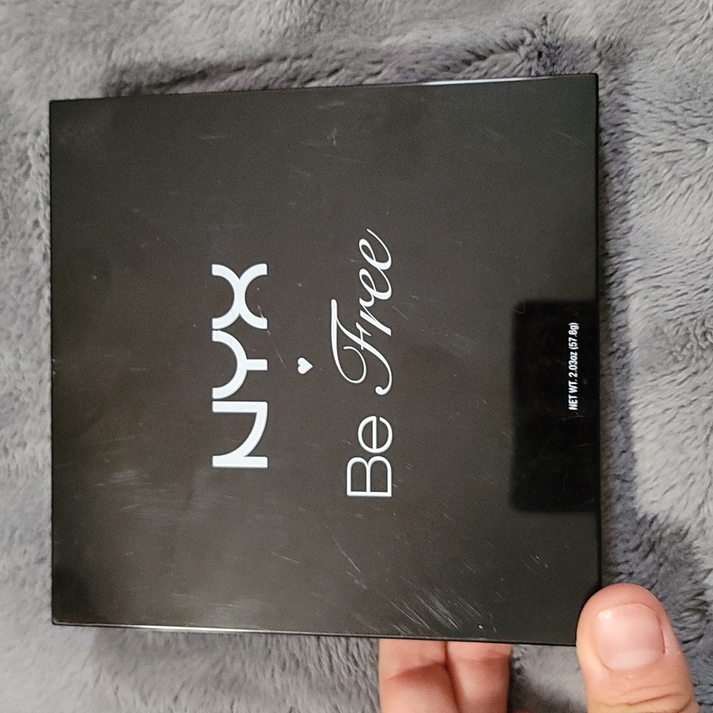 Nyx be free make up pallete